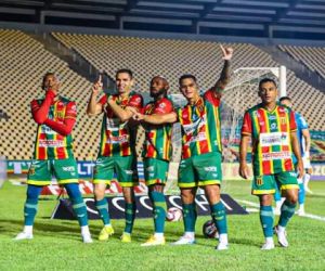 Sampaio Corrêa vence CSA e sobe para quinto lugar na Série B