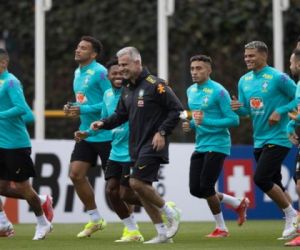 Desfalcada, seleção inicia preparação para nova rodada tripla das Eliminatórias