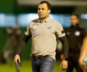 Santos segura Jair Ventura no cargo até jogo com o Flamengo