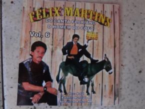 Cantor Felix Martins lança seu novo CD