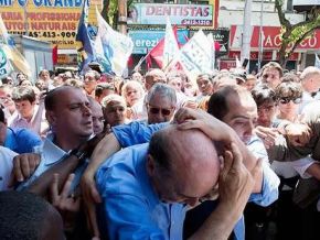 Serra cancela agenda no Rio após pancada na cabeça