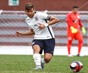 Corinthians pode perder zagueiro de graça para a Fiorentina
