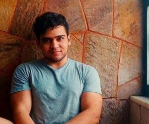 Designer gráfico é encontrado morto em casa; suspeita de choque elétrico