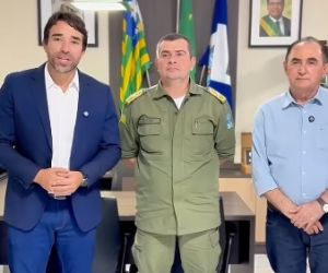 Prefeito Antônio Reis trata reforço na segurança para o Carnaval de Floriano em audiência com a PM