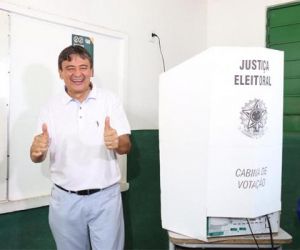 Wellington vota e se diz "esperançoso e confiante" na vitória de Haddad