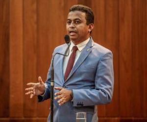 Francisco Costa defende a gestão do Hospital Regional de Parnaíba