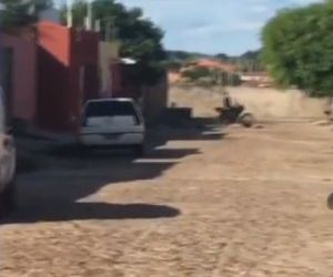 Homem leva tiro no tórax ao tentar evitar furto de moto