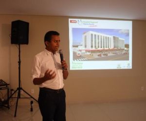 Francisco Costa apresenta proposta do novo Hospital de Floriano