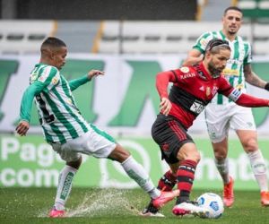 Flamengo sofre com gramado encharcado e perde para o Juventude em Caxias do Sul