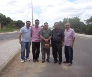Autoridades acompanham finalização da obra na Avenida Beira Rio