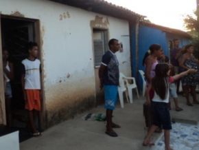 Exclusivo: Aposentada é baleada na porta de casa no bairro Alto da Cruz em Floriano