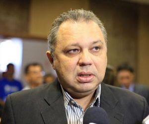 PT indicará substituto de Florentino Neto na Saúde no próximo ano