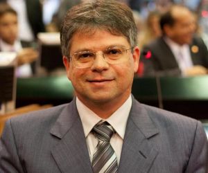 Gustavo Neiva defende um pacto dos políticos e dos partidos pelo Brasil