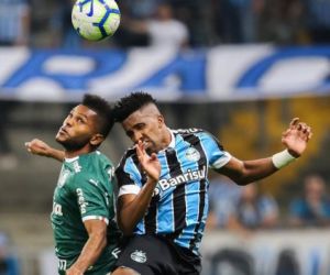 Palmeiras vacila no fim, empata com o Grêmio e cai para terceiro