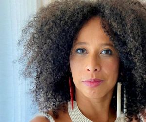 Manuela Rodrigues dá "Grito" em EP que a repõe em movimento na música após paralisia facial