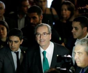 Janot pede que Cunha pague R$ 300 milhões aos cofres públicos