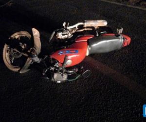 Colisão entre moto e carro mata mulher de 24 anos e deixa homem ferido na BR-222