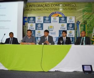 Governador participa de seminário sobre gestão pública na APPM