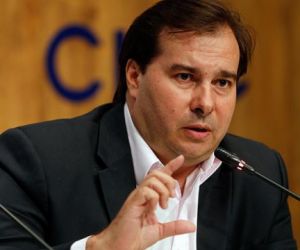 Maia defende mudança nas regras de estabilidade de servidor público