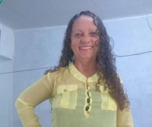 Mulher procura mãe biológica que nunca conheceu
