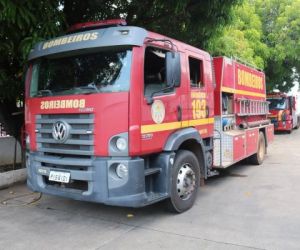 Princípio de incêndio atinge casa na Zona Leste de Teresina e bombeiros são acionados