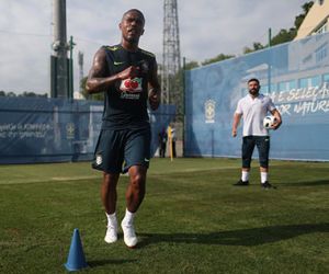 Douglas Costa e Marcelo são dúvidas para as oitavas