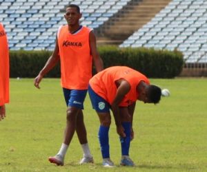 Escolhido para ser capitão, Dos Santos destaca calor e entrosamento do time
