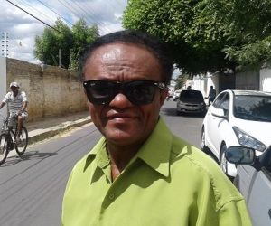 Colunista social Hayalla é internado após crise de diabetes