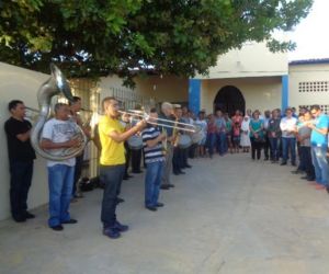 Fieis participam da abertura dos festejos de Nossa Senhora das Mercês em Floriano