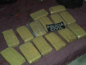 Polícia apreende 15 kg de crack em fazenda na cidade de Campo Maior (PI)