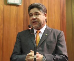 CCJ analisará PEC que amplia limitação de salários de servidores