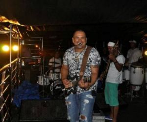 Johnny Fred agita o primeiro dia de Carnaval em Floriano