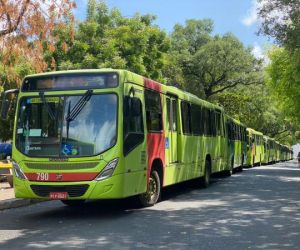 Motoristas de ônibus ameaçam entrar em greve por tempo indeterminado