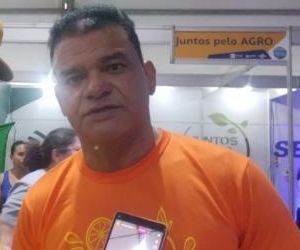 Chico Alves ressalta papel da Defesa Civil e importância da feira do Mercado do Produtor em Floriano