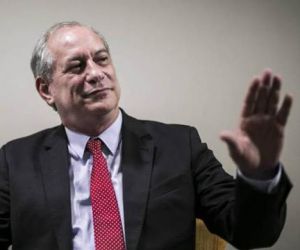 Ciro diz que tem meta de dar "trabalho para os pais e educação para os filhos"