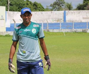 Altos recebe terceiro goleiro e aposenta Netão, que vai para a comissão técnica