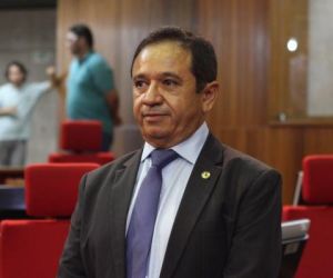 Deputados pedem obras do governo em municípios do interior