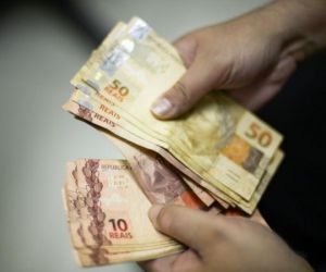 Captação líquida da poupança cai 53% em março