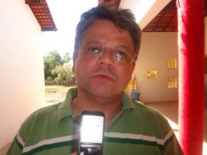 Deputado Gustavo Neiva parabeniza prefeito Gilberto Júnior pela nova sinalização de Floriano