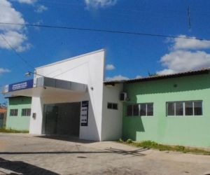 Bandidos rendem agente de portaria e fazem arrastão em UBS na zona Norte