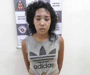 Menino de 5 anos morto pela irmã teve os olhos furados e estava cercado por velas, diz polícia