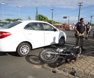Acidente de trânsito deixa duas pessoas feridas em Floriano