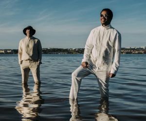 Natiruts flutua sobre águas de Brasília na capa do álbum Good vibration