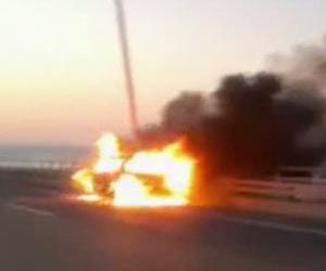 Automóvel pega fogo e fica destruído na Rodovia BR-343