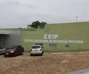 Adolescentes infratores transferidos após rebelião serram as grades e fogem do CEIP