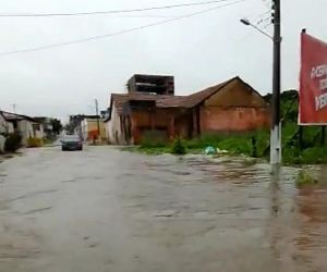 Nível do Rio Parnaíba aumenta e atinge bairros em Floriano e Barão de Grajaú