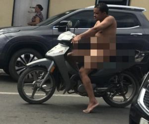 Homem nu é flagrado pilotando motocicleta pelas ruas de Floriano