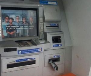 Cliente encontra 'chupa-cabra' em caixa eletrônico de banco no Piauí