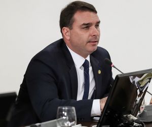 Ministério Público do Rio abre 3ª investigação contra Flávio Bolsonaro