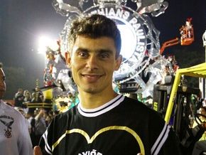 Jogadores do Timão prestigiam desfile da Gaviões